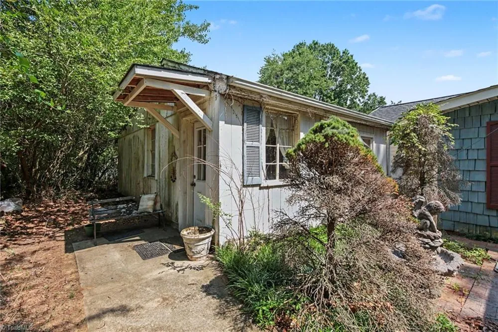 5109 NC Highway 89 E Walnut Cove, NC 27052