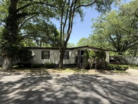 2482 Pembroke Drive