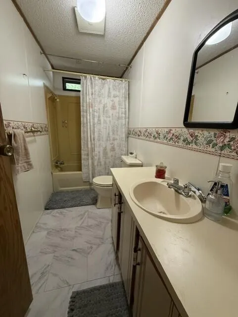 2482 Pembroke Drive Norton Shores City, MI 49441