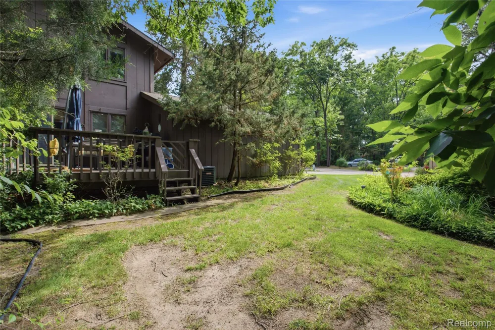 6608 Red Cedar Lane West Bloomfield Charter Township, MI 48324