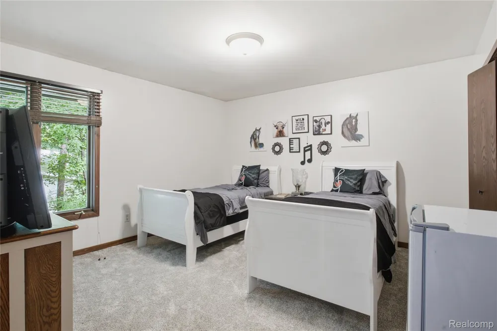6608 Red Cedar Lane West Bloomfield Charter Township, MI 48324