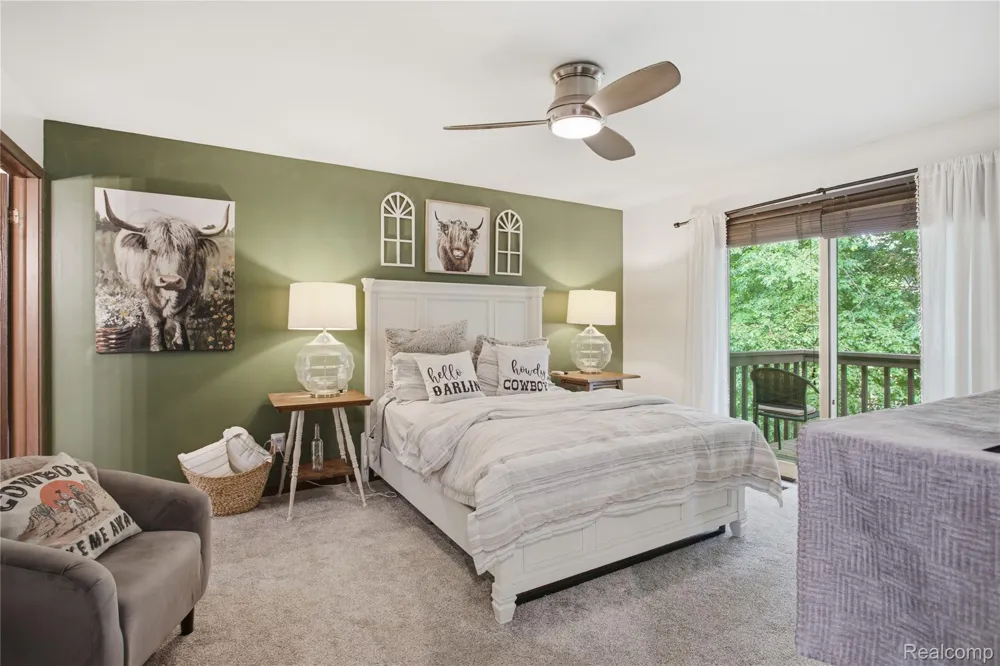 6608 Red Cedar Lane West Bloomfield Charter Township, MI 48324