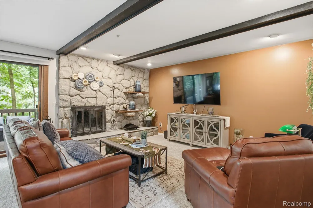 6608 Red Cedar Lane West Bloomfield Charter Township, MI 48324
