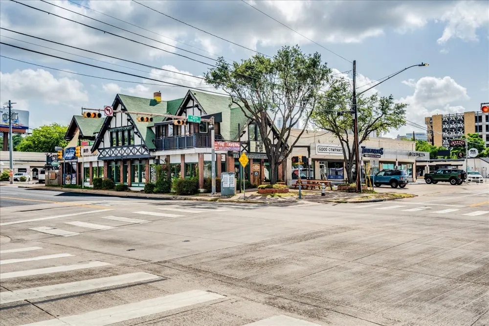1111 W 10th Street #104 Austin, TX 78703