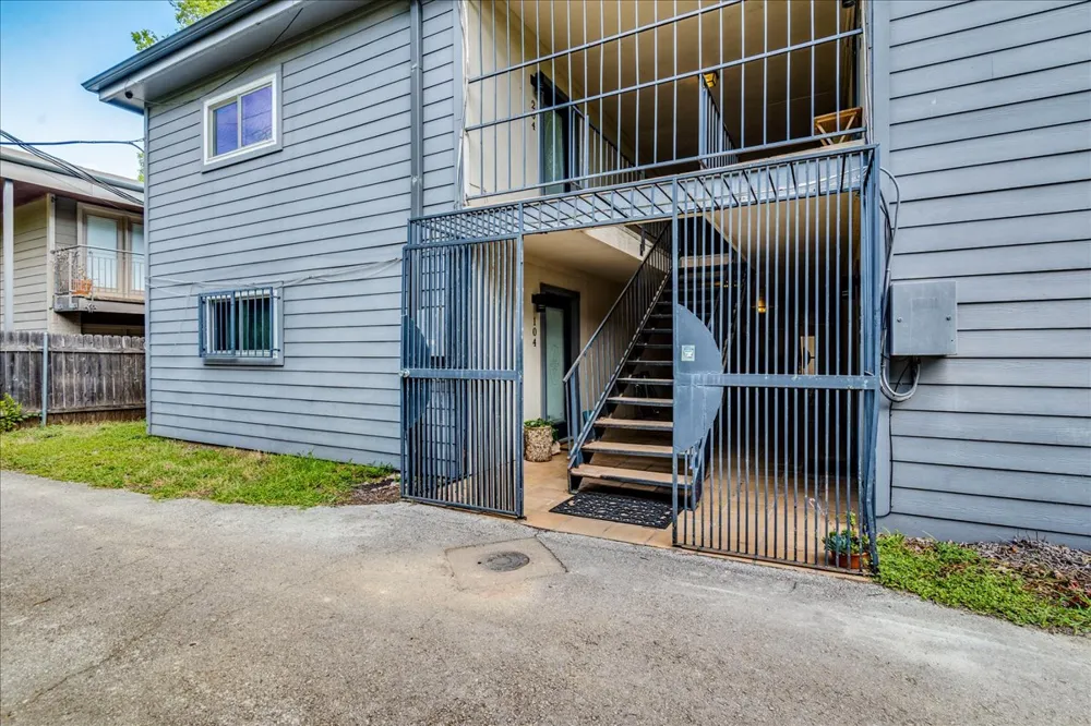 1111 W 10th Street #104 Austin, TX 78703