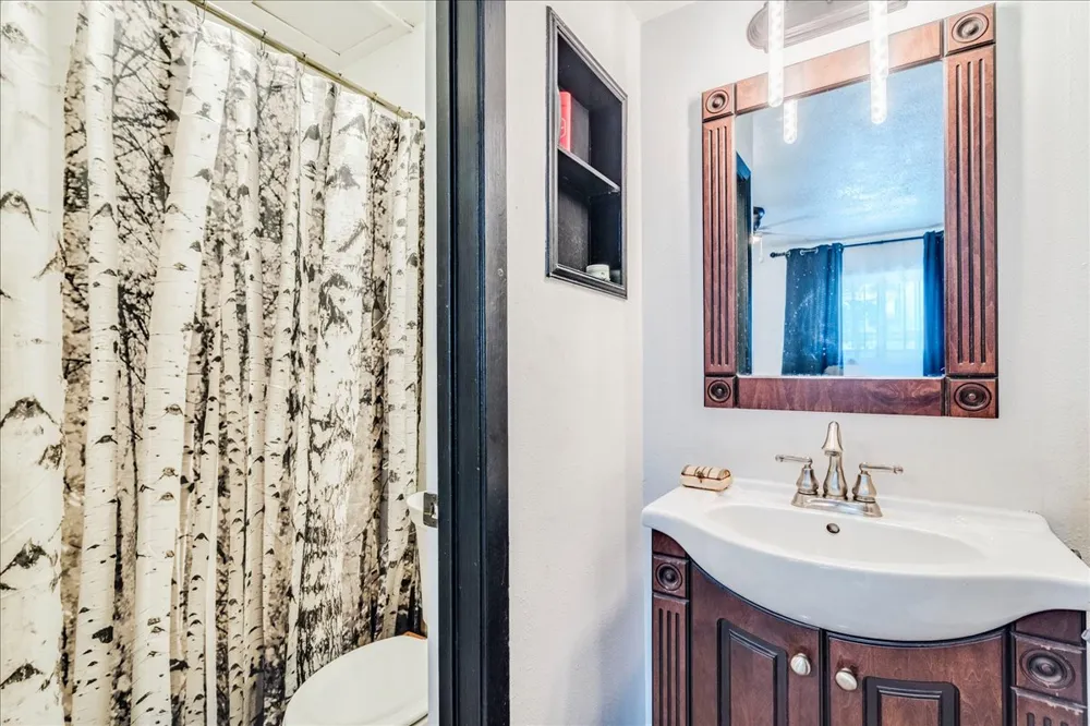 1111 W 10th Street #104 Austin, TX 78703