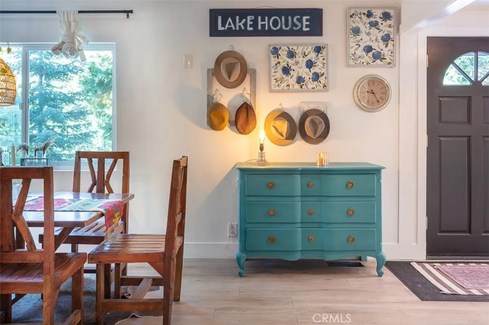 220 Oak Dr. Lake Arrowhead, CA 92352