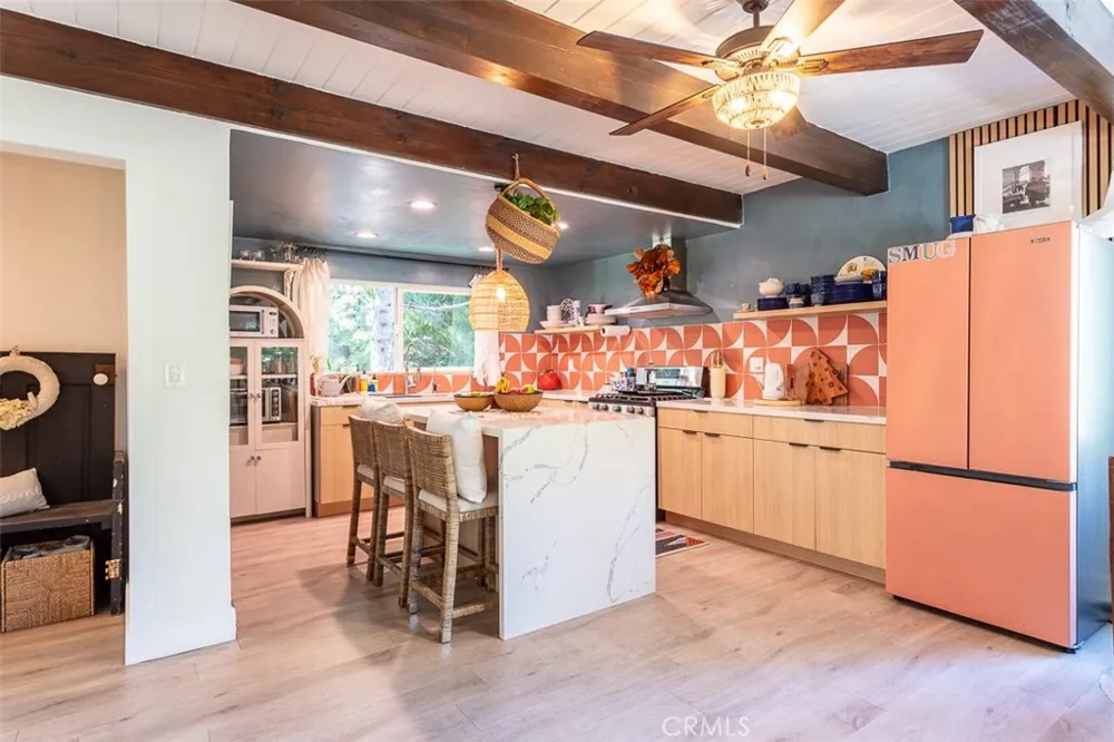 220 Oak Dr. Lake Arrowhead, CA 92352