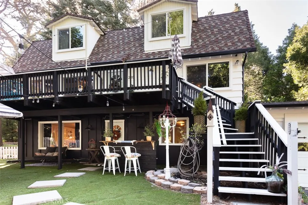 220 Oak Dr. Lake Arrowhead, CA 92352
