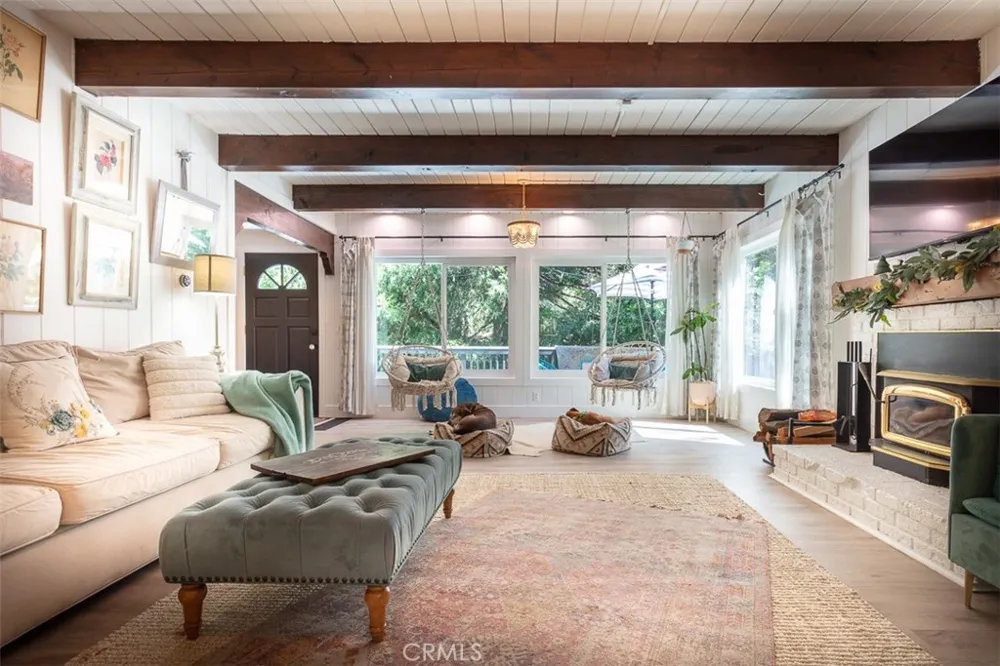 220 Oak Dr. Lake Arrowhead, CA 92352