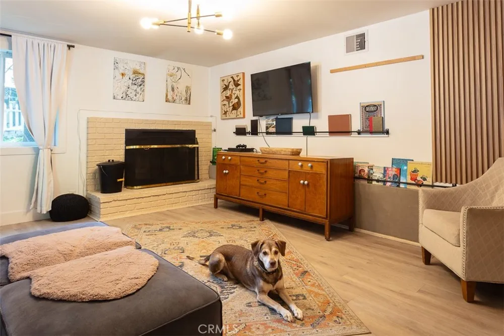 220 Oak Dr. Lake Arrowhead, CA 92352
