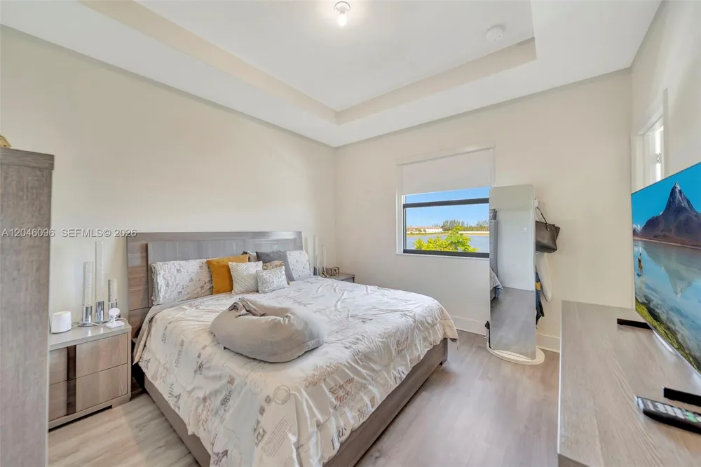 11295 W 34th Way Hialeah, FL 33018