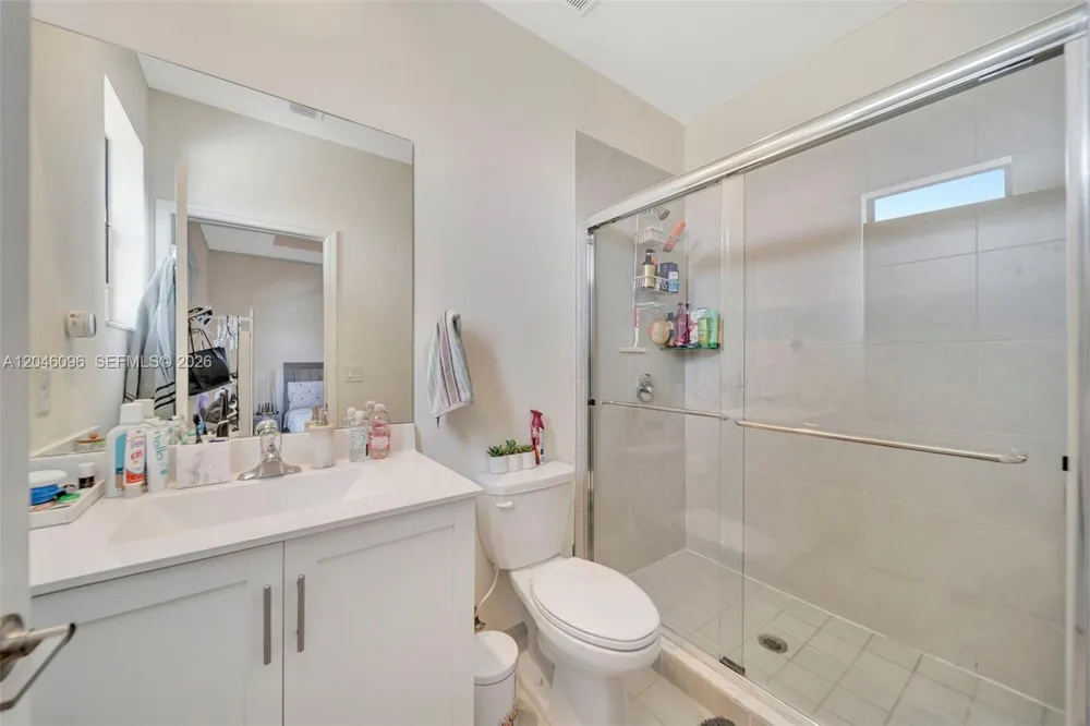 11295 W 34th Way Hialeah, FL 33018