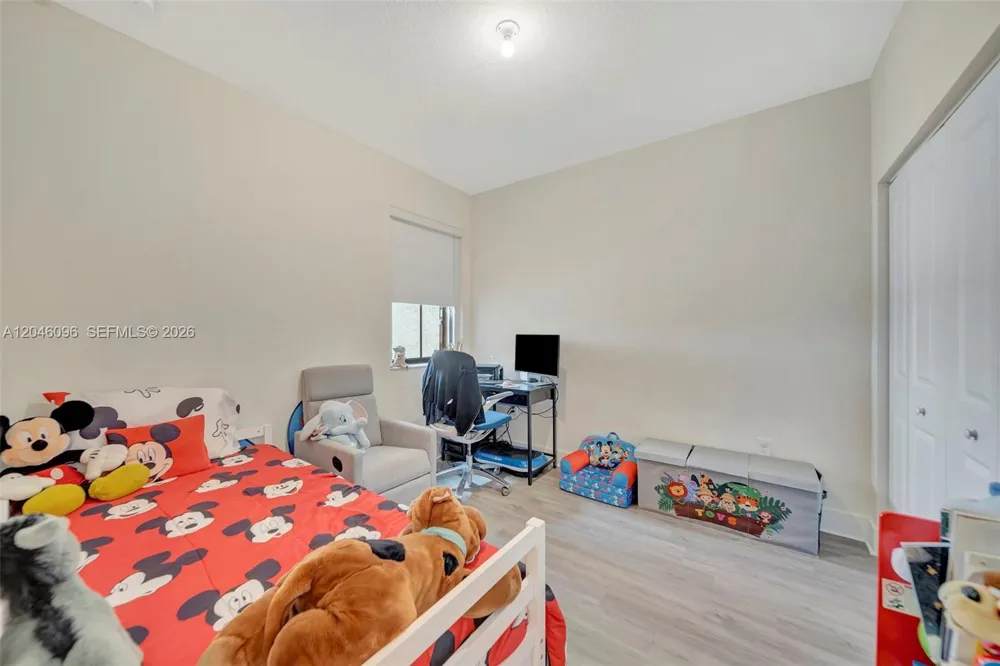 11295 W 34th Way Hialeah, FL 33018
