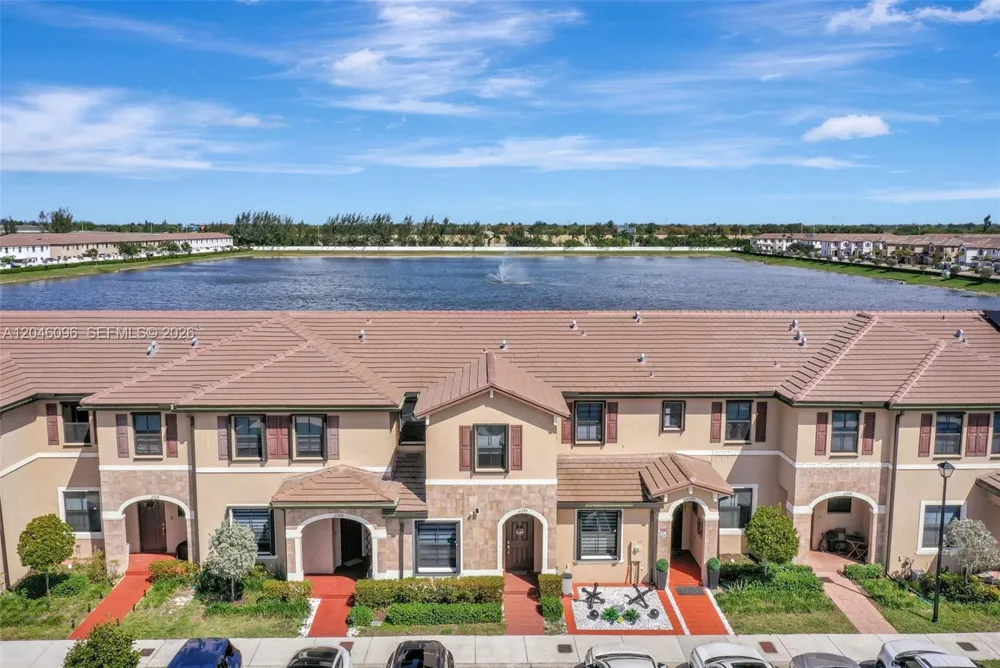 11295 W 34th Way Hialeah, FL 33018