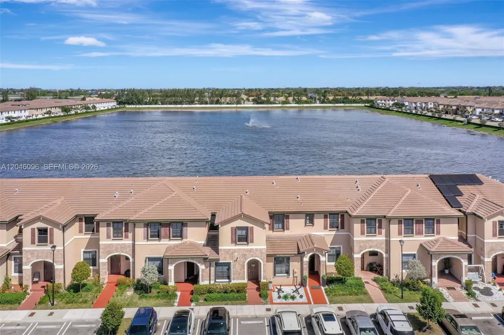 11295 W 34th Way Hialeah, FL 33018
