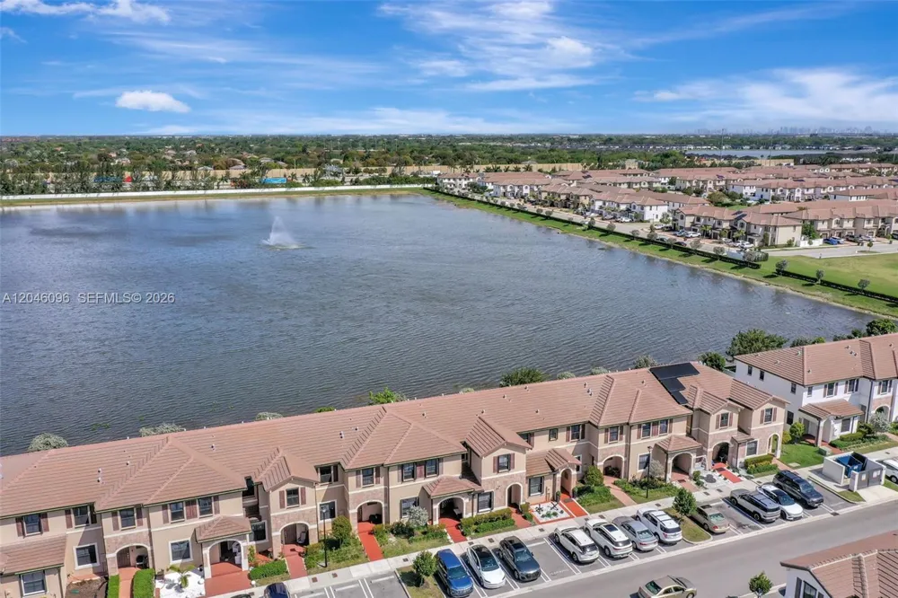 11295 W 34th Way Hialeah, FL 33018