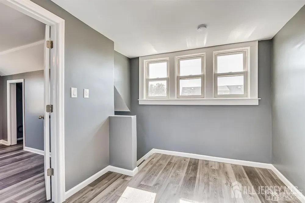 43 Saint Ann Street Carteret, NJ 07008