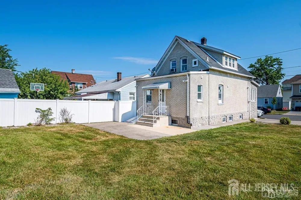 43 Saint Ann Street Carteret, NJ 07008