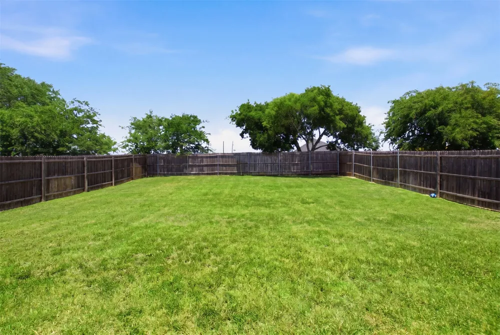 1136 Country Glen Drive Godley, TX 76044