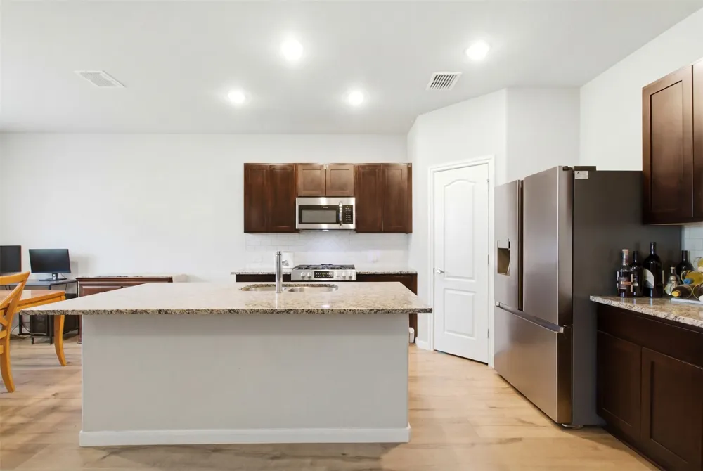 1136 Country Glen Drive Godley, TX 76044