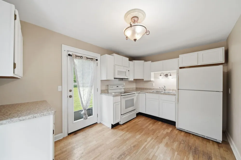 122 W Monroe Street Jackson, MI 49202
