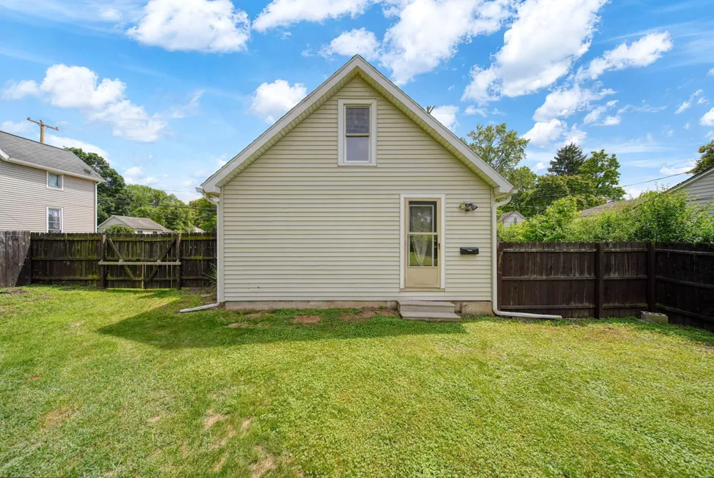122 W Monroe Street Jackson, MI 49202