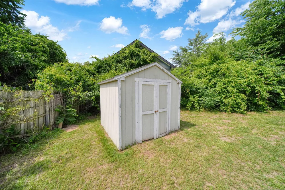 122 W Monroe Street Jackson, MI 49202