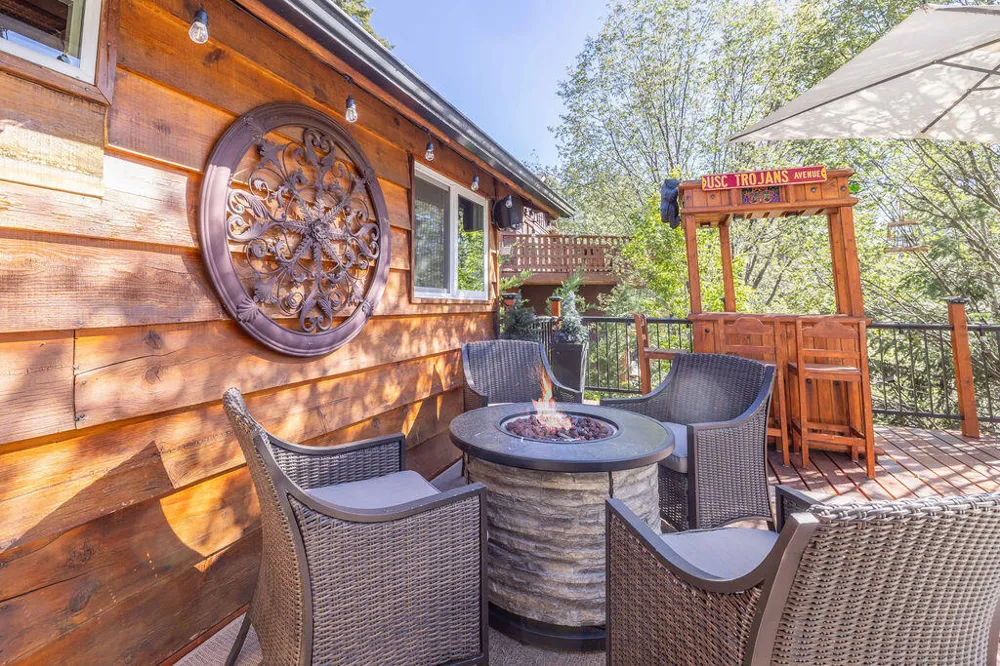 1126 Crags Lane Fawnskin, CA 92333