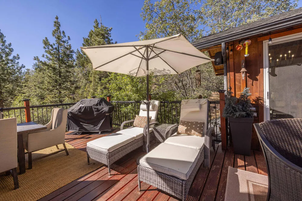 1126 Crags Lane Fawnskin, CA 92333