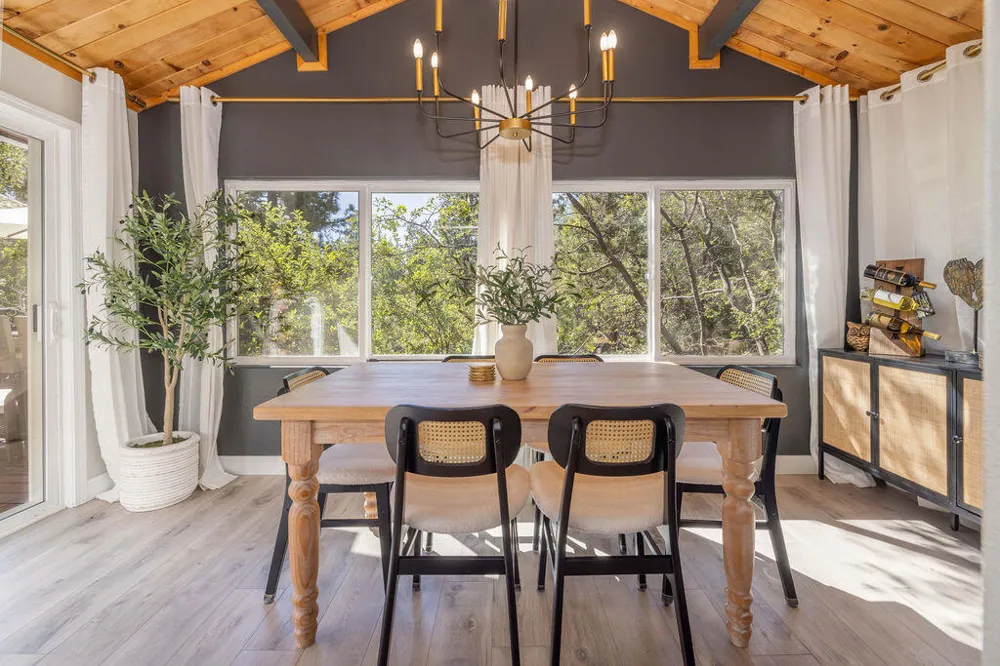 1126 Crags Lane Fawnskin, CA 92333