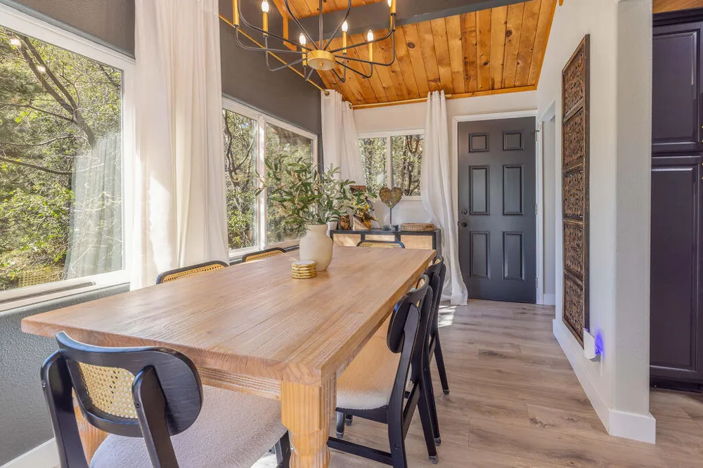 1126 Crags Lane Fawnskin, CA 92333