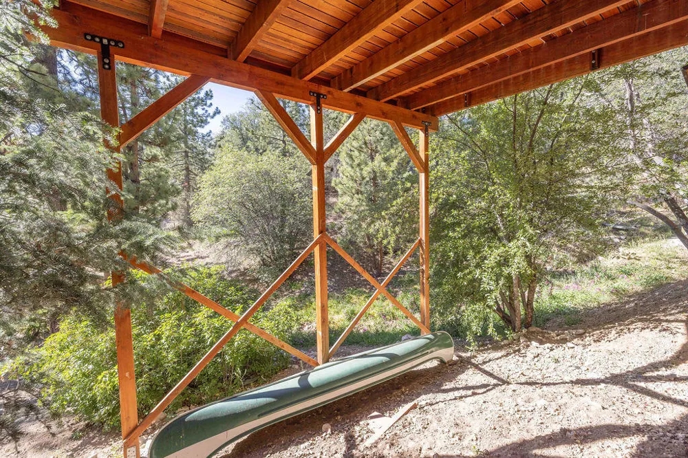 1126 Crags Lane Fawnskin, CA 92333