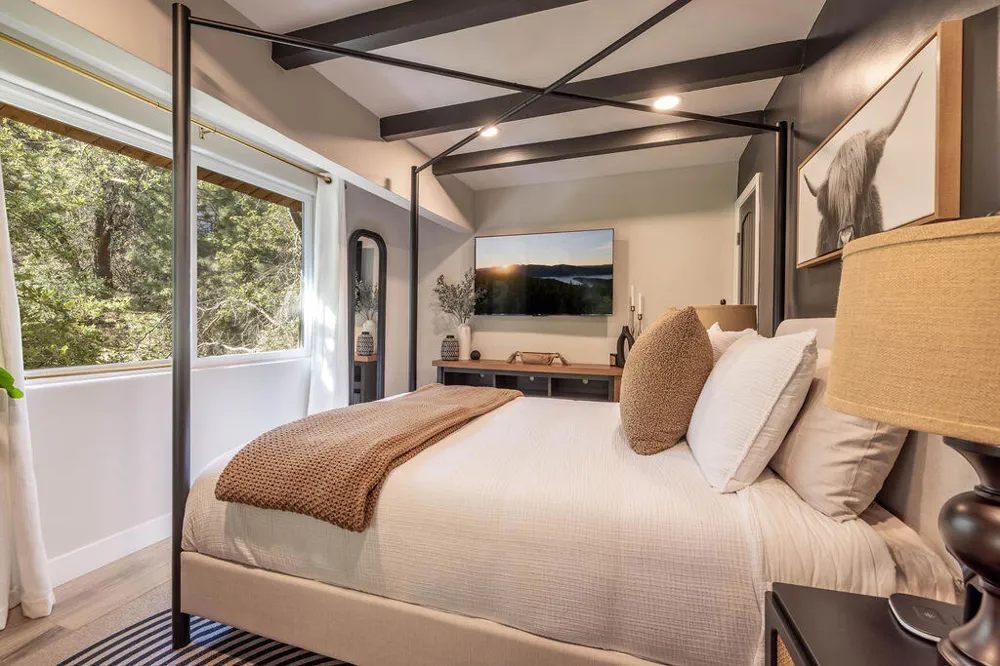 1126 Crags Lane Fawnskin, CA 92333