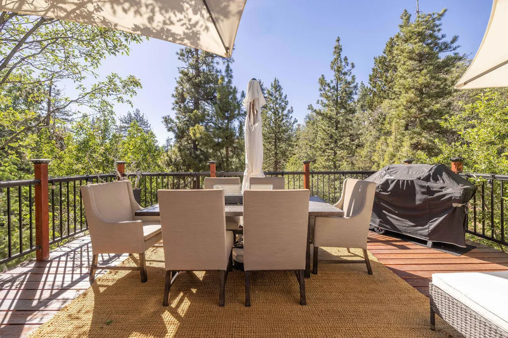 1126 Crags Lane Fawnskin, CA 92333