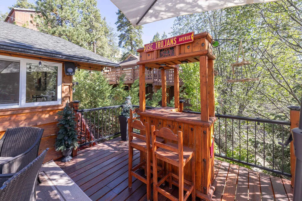 1126 Crags Lane Fawnskin, CA 92333