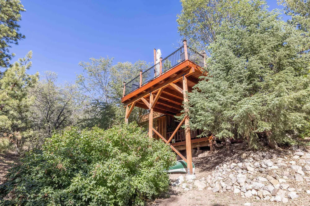 1126 Crags Lane Fawnskin, CA 92333