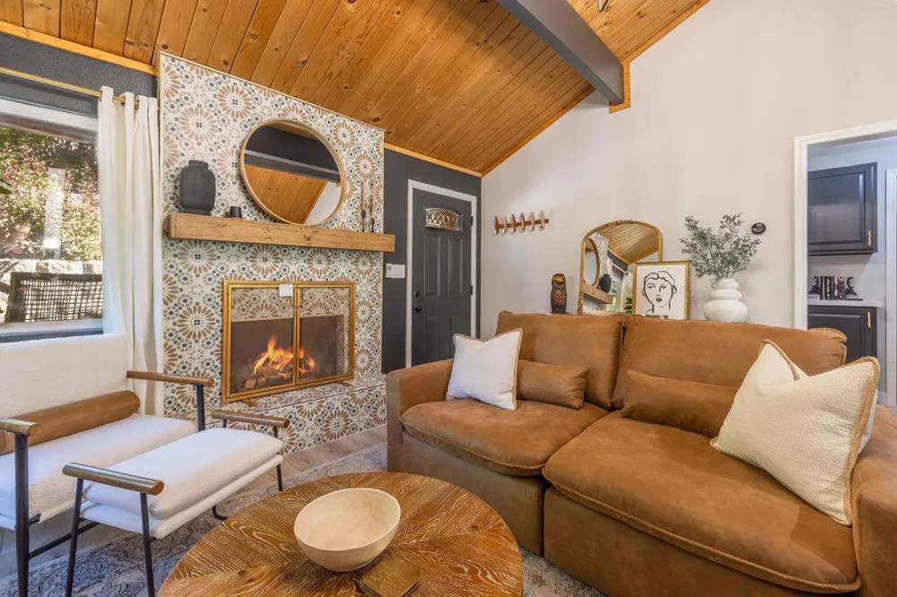 1126 Crags Lane Fawnskin, CA 92333