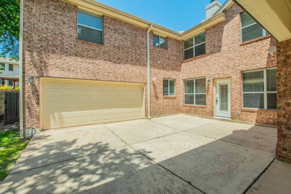 3988 Lord Byron Circle Round Rock, TX 78664