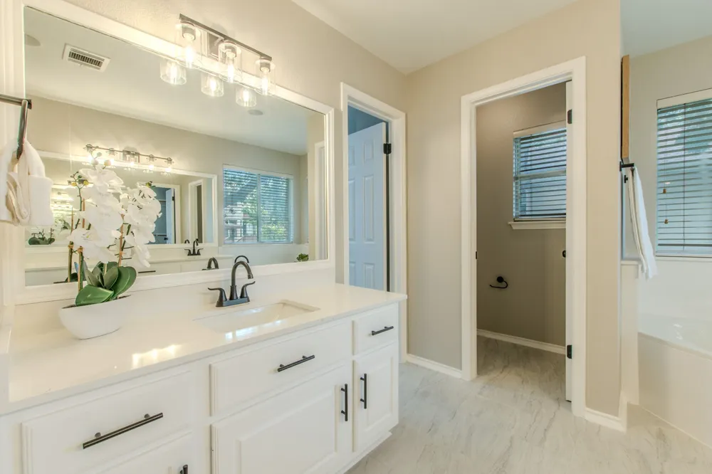 3988 Lord Byron Circle Round Rock, TX 78664