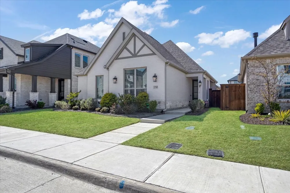 1709 Victoria Place Celina, TX 75009