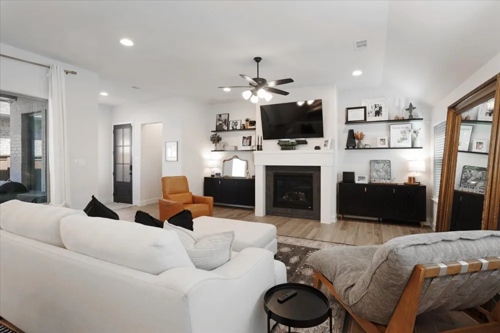 1709 Victoria Place Celina, TX 75009