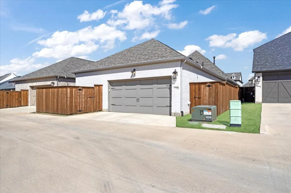 1709 Victoria Place Celina, TX 75009