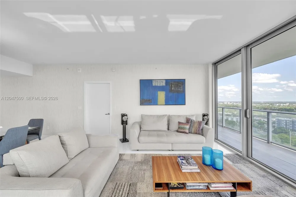 16385 Biscayne Blvd #2707 North Miami Beach, FL 33160