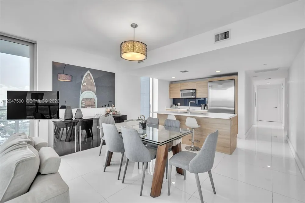 16385 Biscayne Blvd #2707 North Miami Beach, FL 33160