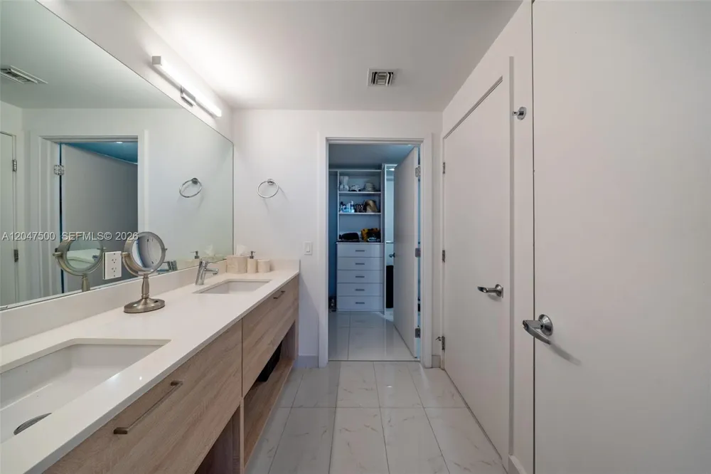 16385 Biscayne Blvd #2707 North Miami Beach, FL 33160