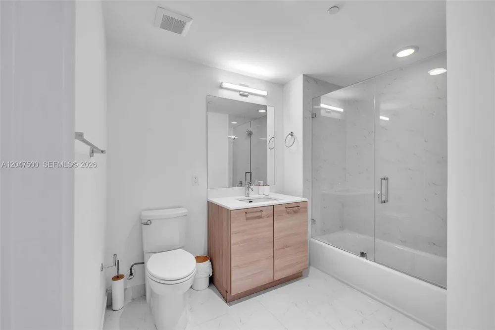 16385 Biscayne Blvd #2707 North Miami Beach, FL 33160