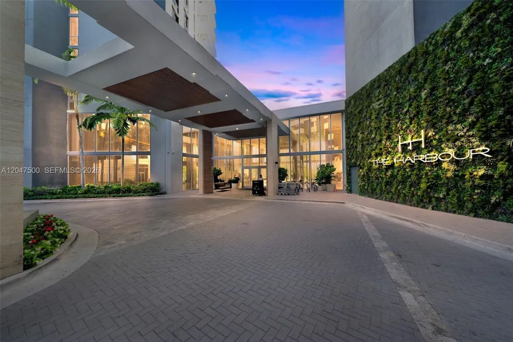 16385 Biscayne Blvd #2707 North Miami Beach, FL 33160