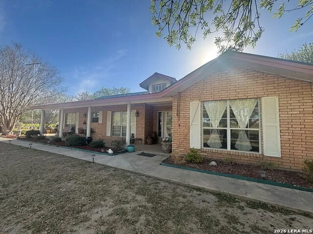 759 McDavid St Quemado, TX 78877