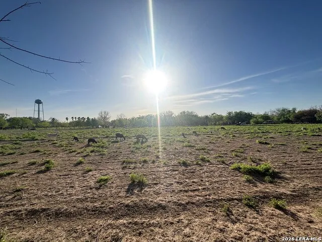 759 McDavid St Quemado, TX 78877